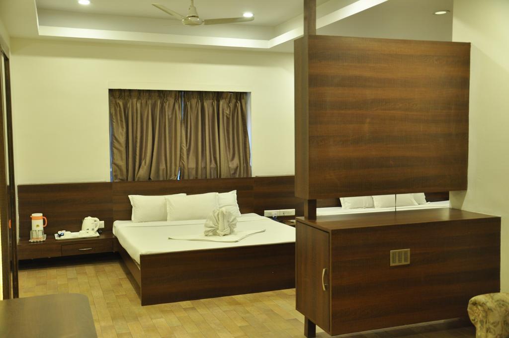 Jabali Palace Hotel Jabalpur Ngoại thất bức ảnh