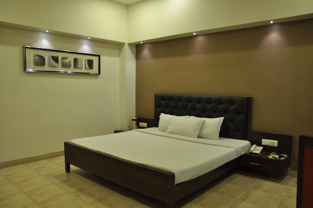 Jabali Palace Hotel Jabalpur Ngoại thất bức ảnh