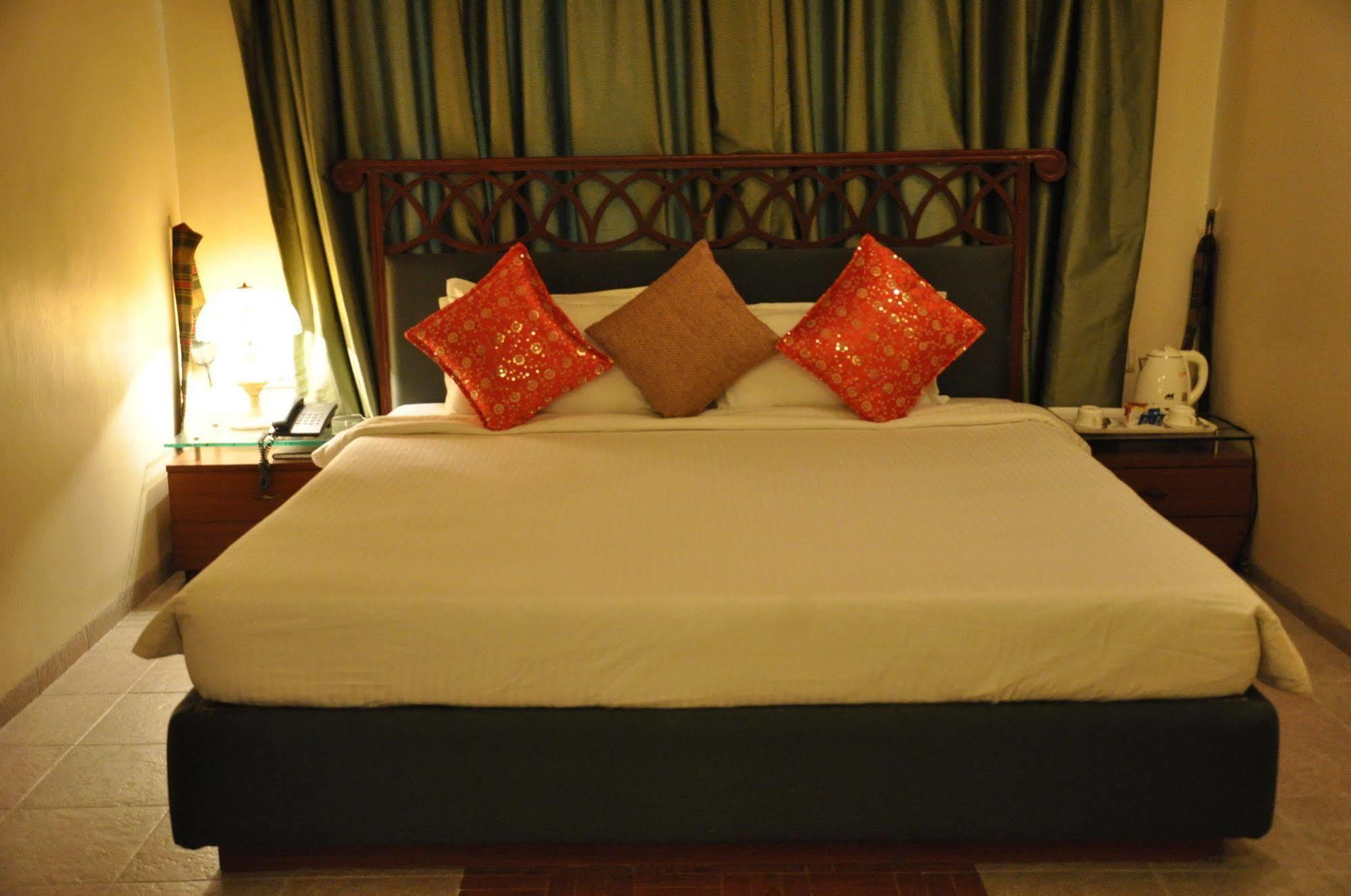 Jabali Palace Hotel Jabalpur Ngoại thất bức ảnh